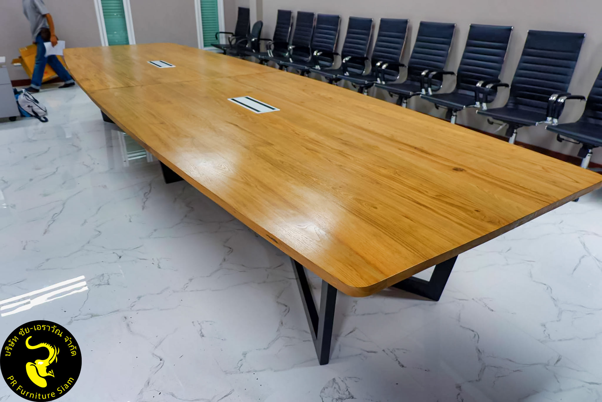 ผลงานติดตั้ง โต๊ะประชุมไม้สัก โดย PRFurnitureSiam