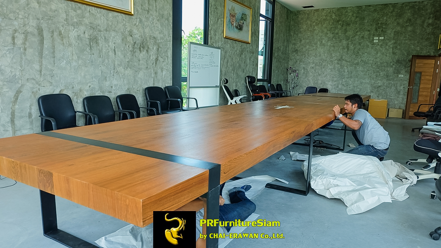 โต๊ะประชุมเพื่อการประชุมขนาดใหญ่และการตัดสินใจ